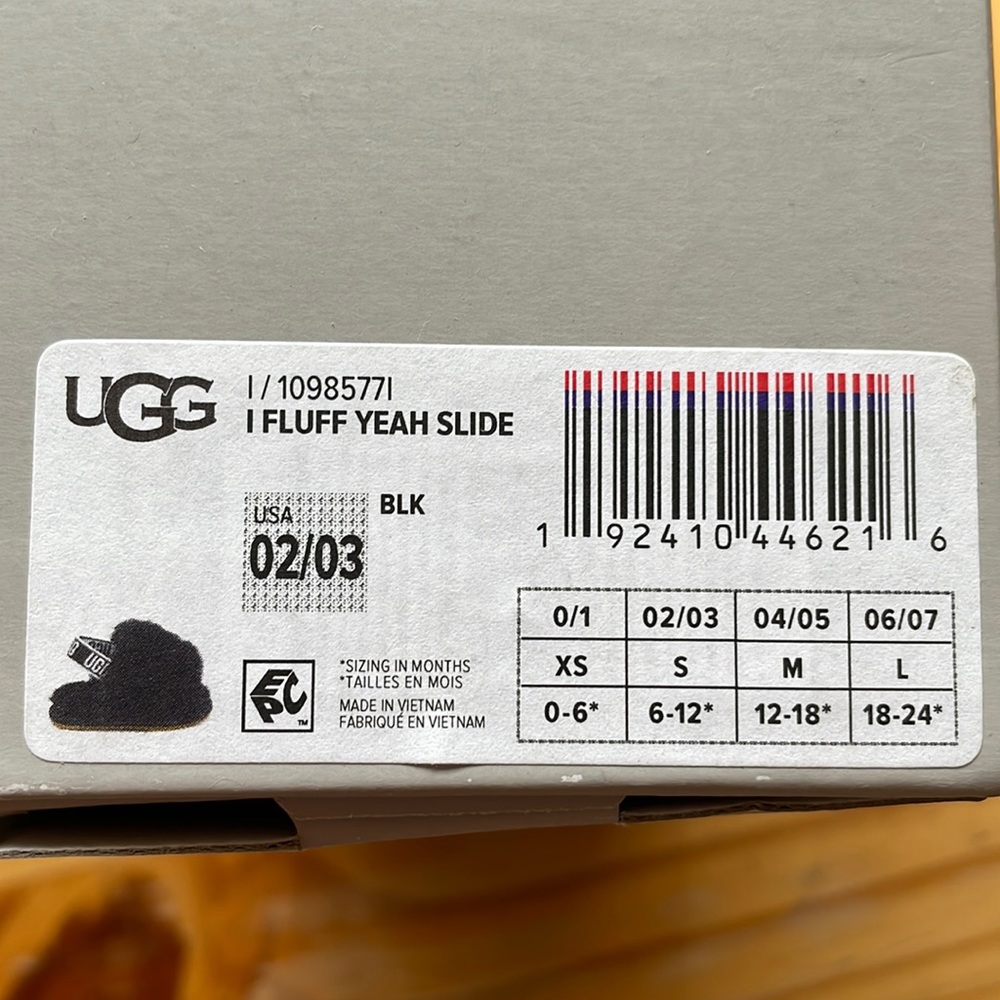 Ugg Infant Fluff Yeah Slides size 2/3 in black